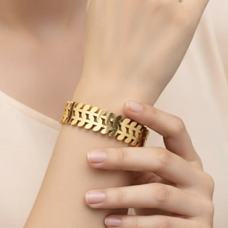 Golden Leaf-Link Anti-Tarnish Statement Bracelet